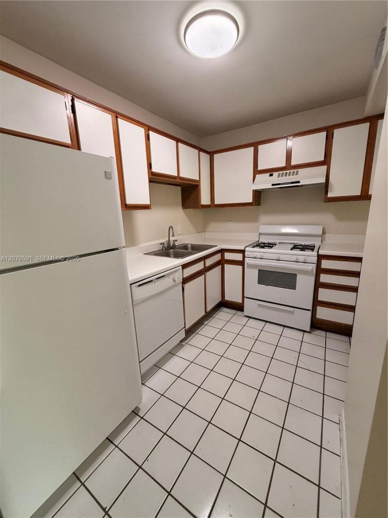 15325 SW 106 Te , Unit 604, Miami, FL 33196 Photo