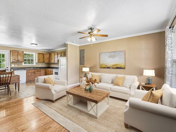 362 Oak St, Big Sandy, TN 38221