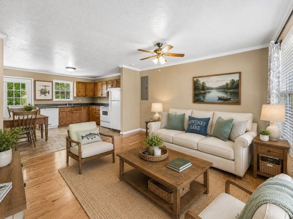 362 Oak St, Big Sandy, TN 38221