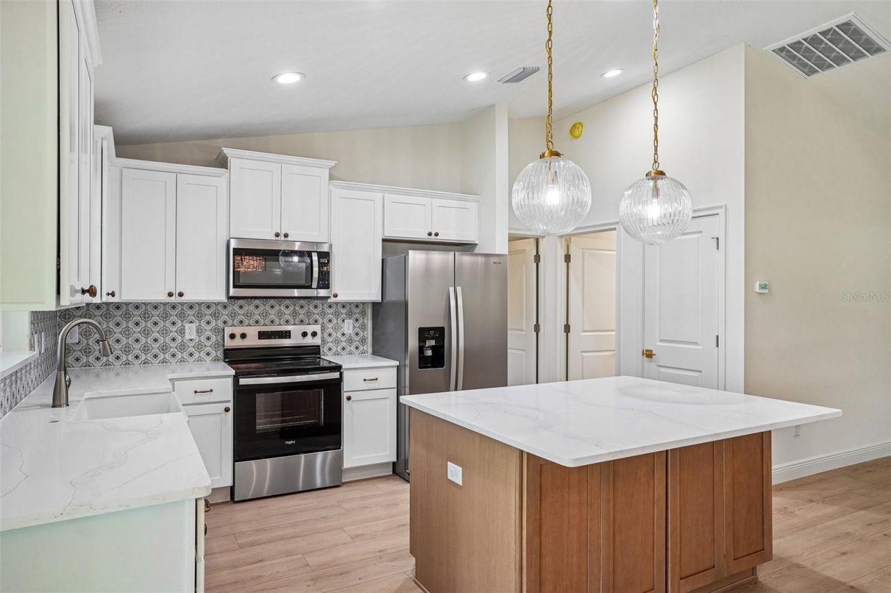 1911 W Golfcart Lane, Citrus Springs, FL 34434 Photo