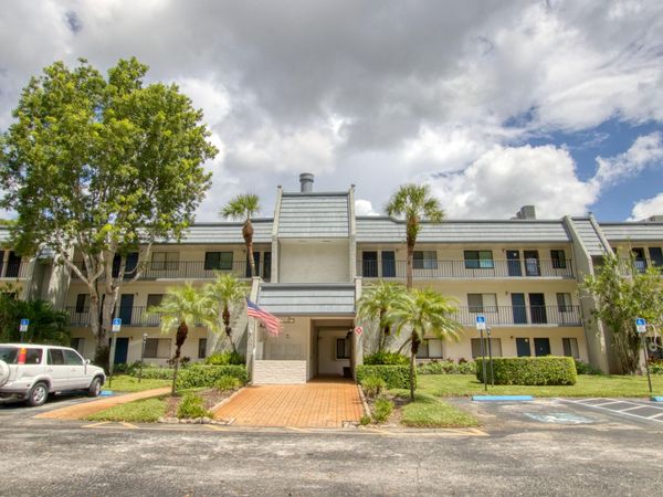 4822 ESEDRA Court, Unit 206, Lake Worth, FL 33467