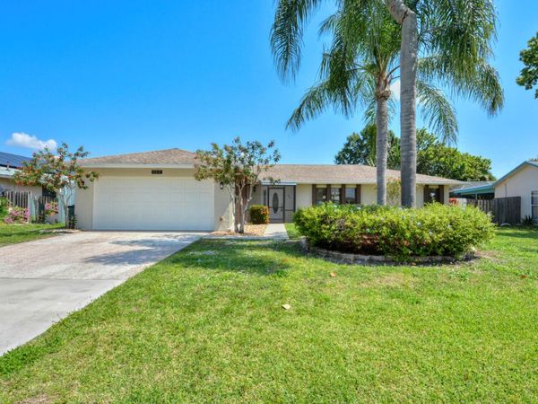 943 SE Browning Avenue, Port St. Lucie, FL 34983