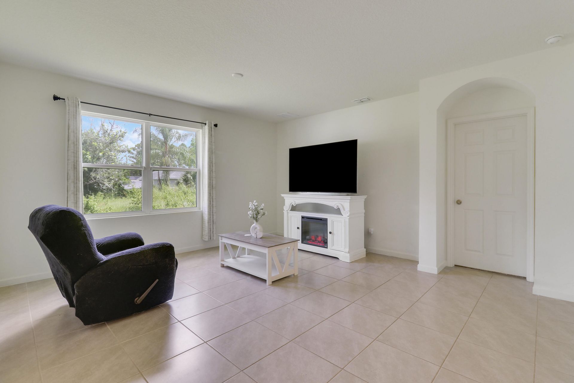643 NW Riverside Drive, Port Saint Lucie, FL 34983 Photo