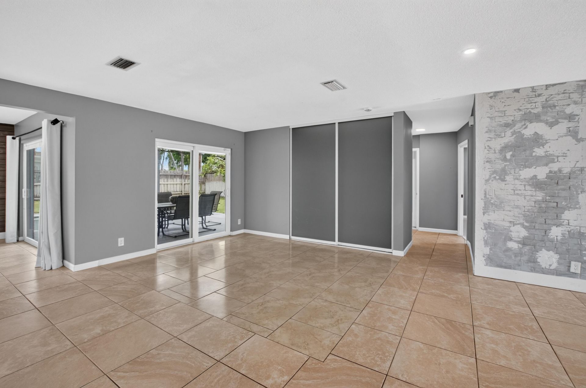 1023 SW 25th Place, Boynton Beach, FL 33426 Photo
