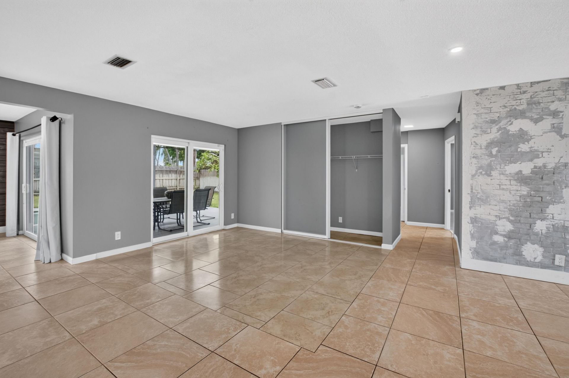 1023 SW 25th Place, Boynton Beach, FL 33426 Photo