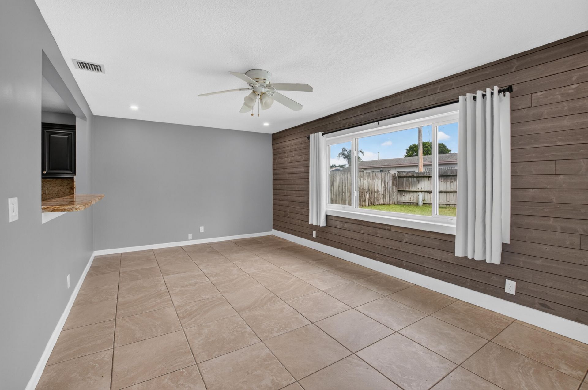1023 SW 25th Place, Boynton Beach, FL 33426 Photo