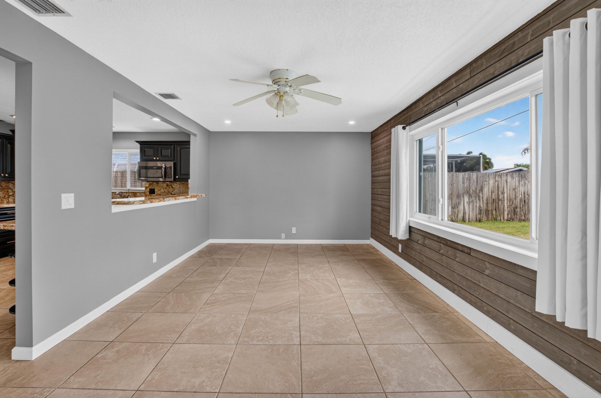 1023 SW 25th Place, Boynton Beach, FL 33426 Photo