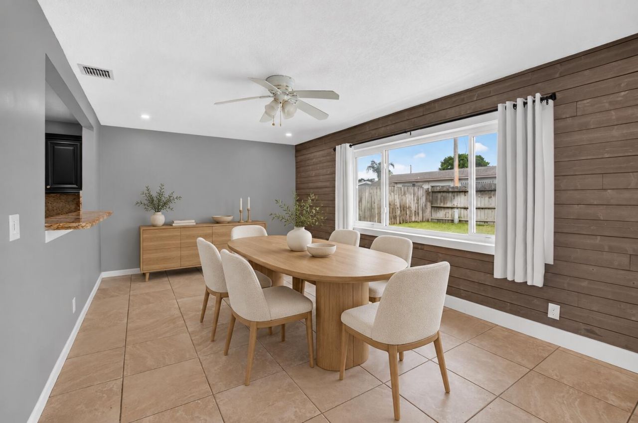 1023 SW 25th Place, Boynton Beach, FL 33426 Photo
