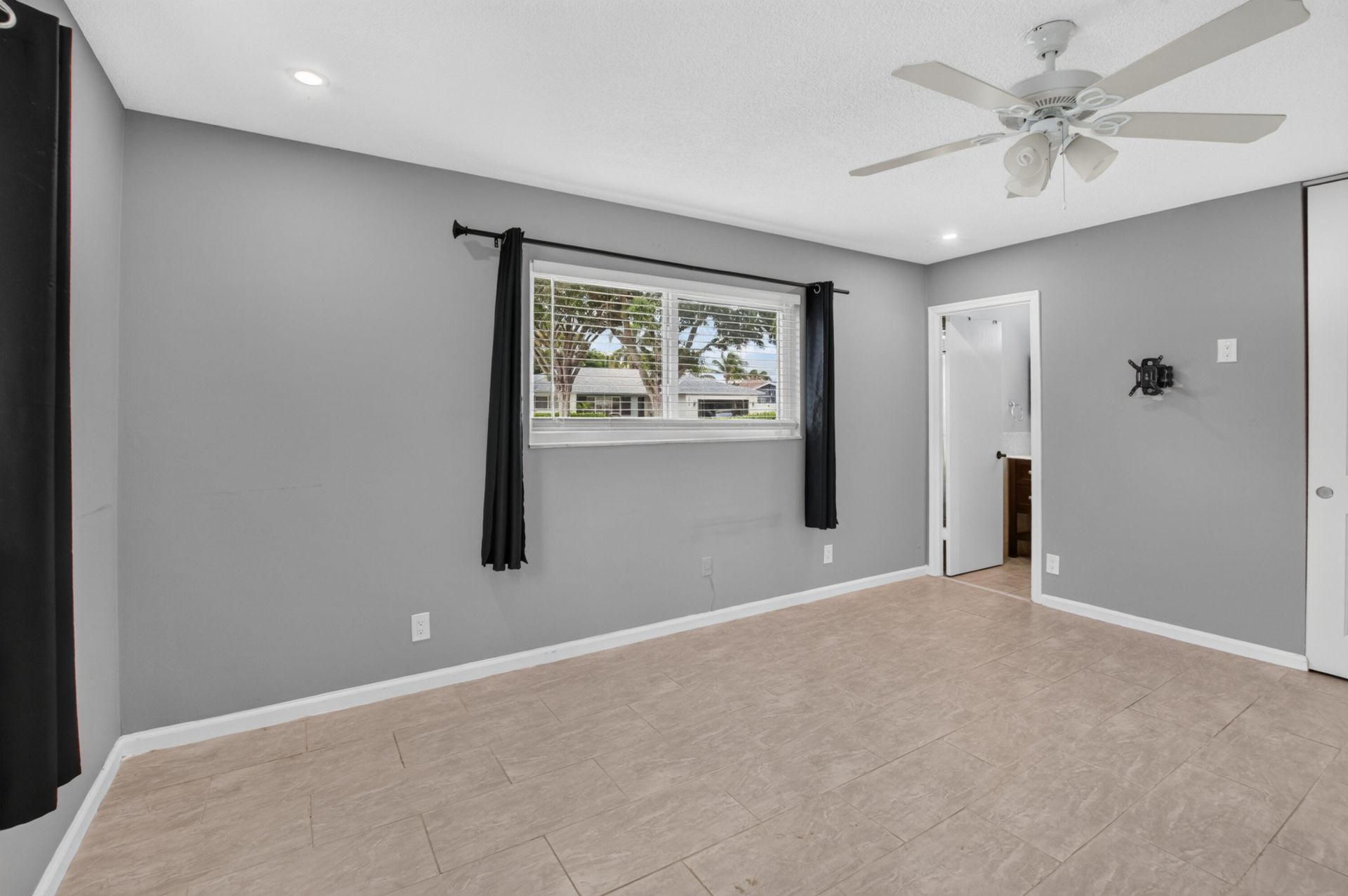 1023 SW 25th Place, Boynton Beach, FL 33426 Photo