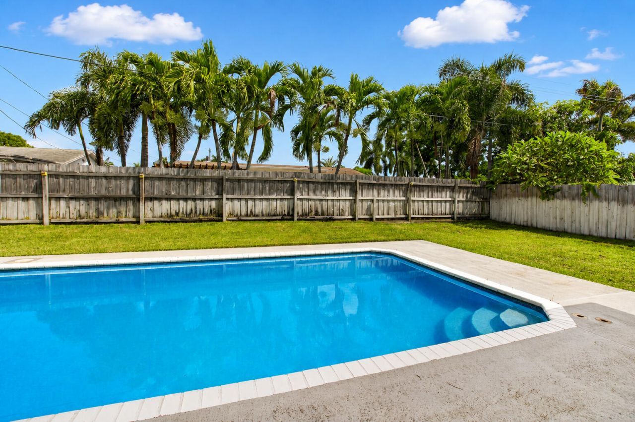 1023 SW 25th Place, Boynton Beach, FL 33426 Photo