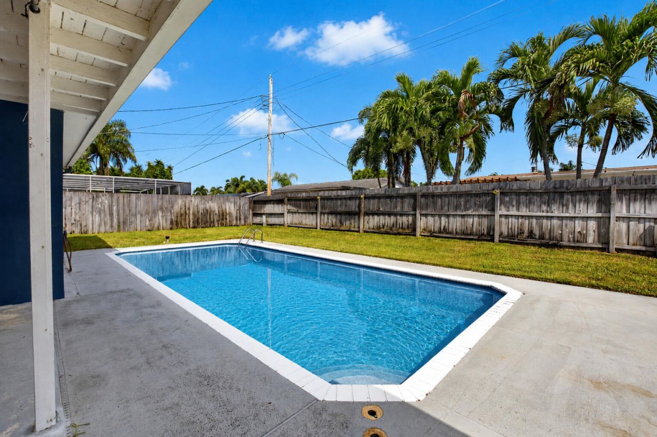 1023 SW 25th Place, Boynton Beach, FL 33426 Photo