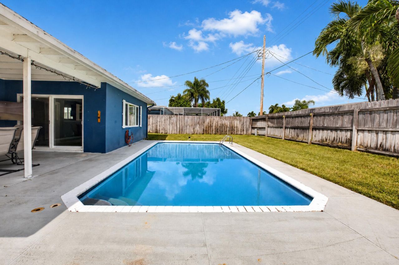 1023 SW 25th Place, Boynton Beach, FL 33426 Photo
