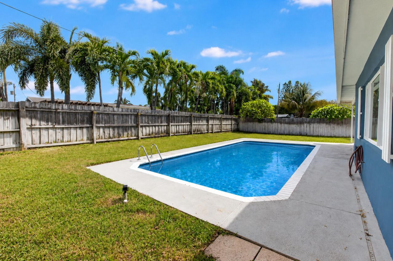 1023 SW 25th Place, Boynton Beach, FL 33426 Photo