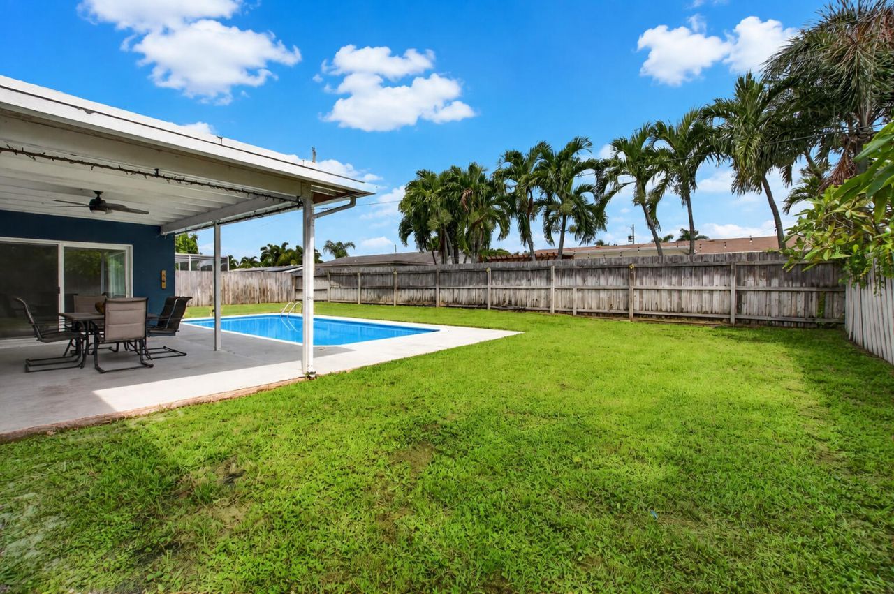 1023 SW 25th Place, Boynton Beach, FL 33426 Photo