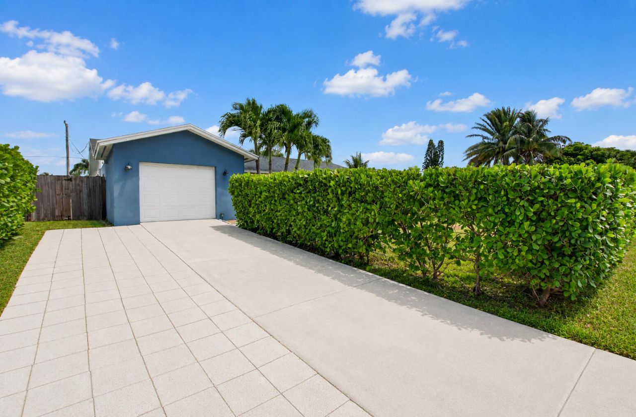 1023 SW 25th Place, Boynton Beach, FL 33426 Photo