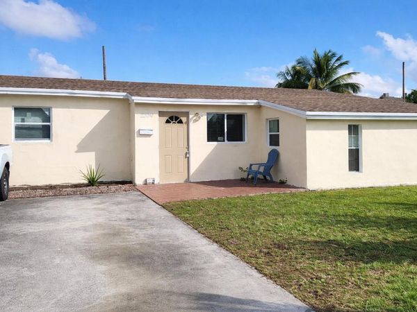 2330 NE 1ST Avenue, Pompano Beach, FL 33060