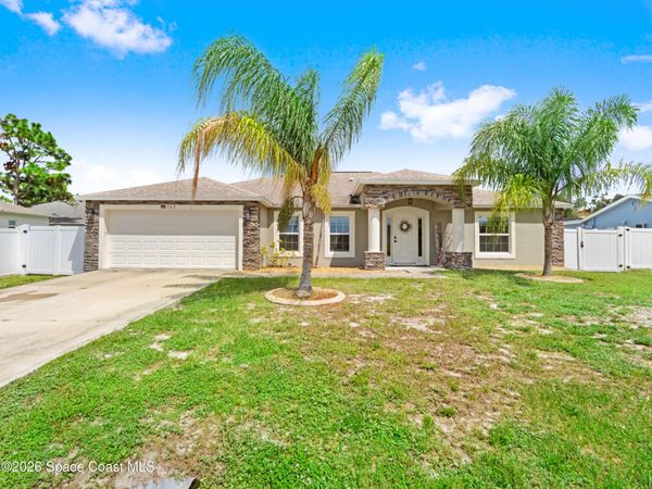 563 Alesio Avenue SE , Palm Bay, FL 32909