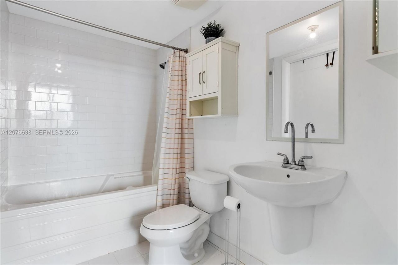 690 SW 1st Ct , Unit 2025, Miami, FL 33130 Photo
