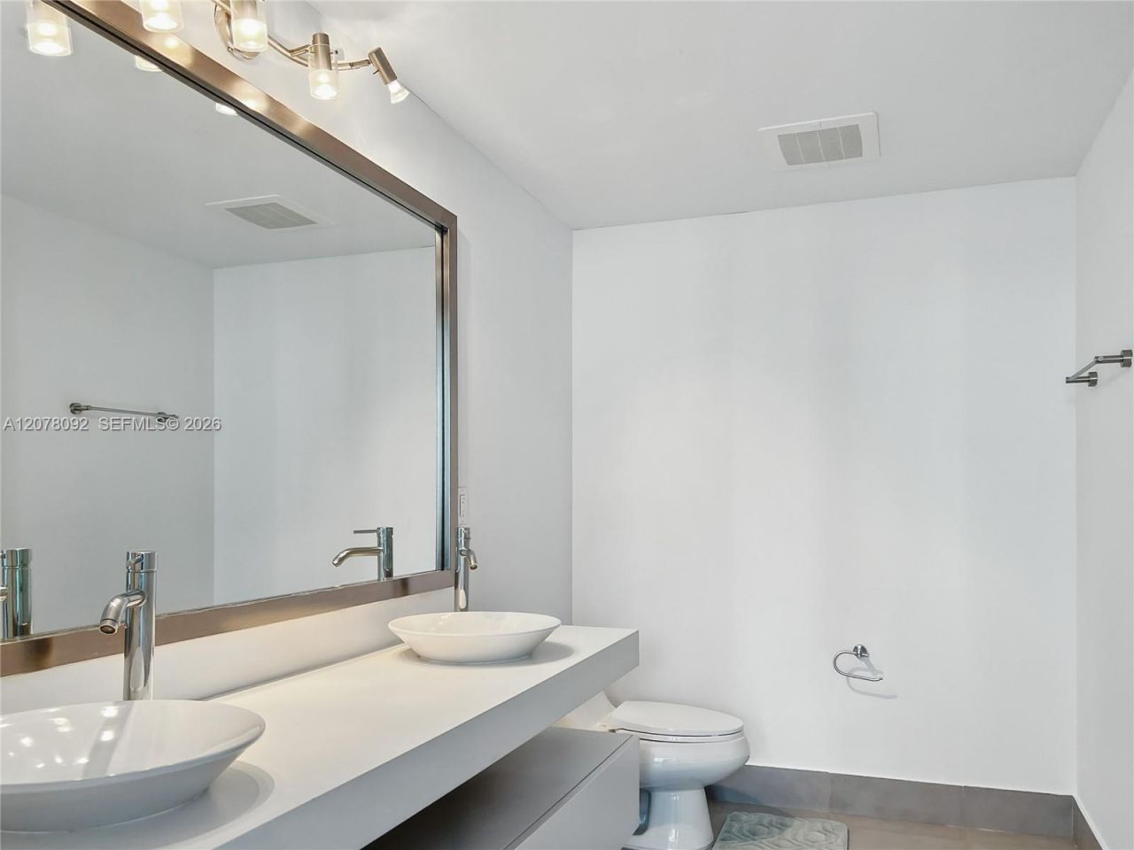 92 SW 3rd St , Unit 2602, Miami, FL 33130 Photo