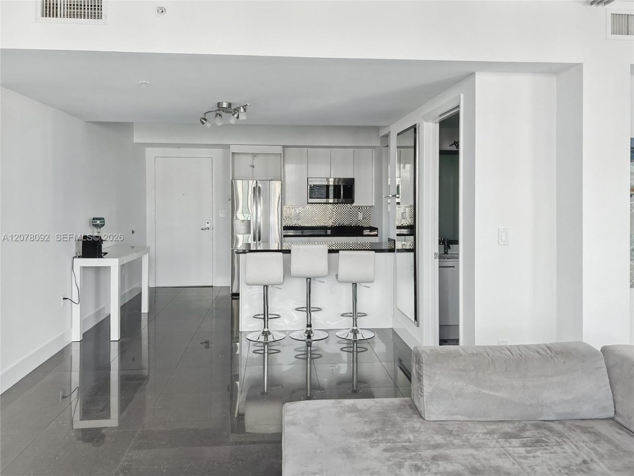 92 SW 3rd St , Unit 2602, Miami, FL 33130 Photo