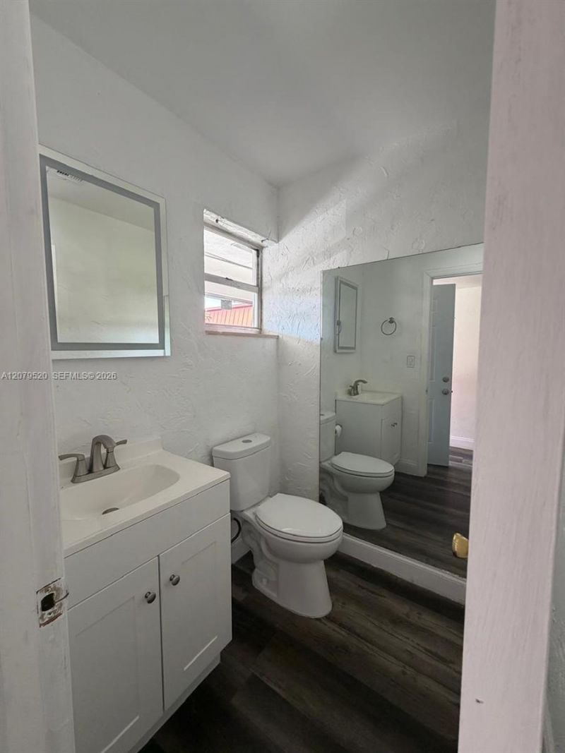 1400 NE 191st St , Unit 310, Miami, FL 33179 Photo