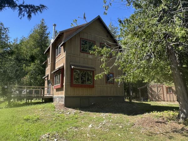 1914 S Point Brulee, Hessel, MI 49745