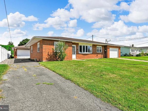 708 W MAPLE STREET , VALLEY VIEW, PA 17983