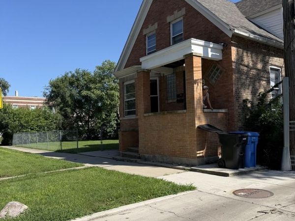 911 W 84th Street , Chicago, IL 60620