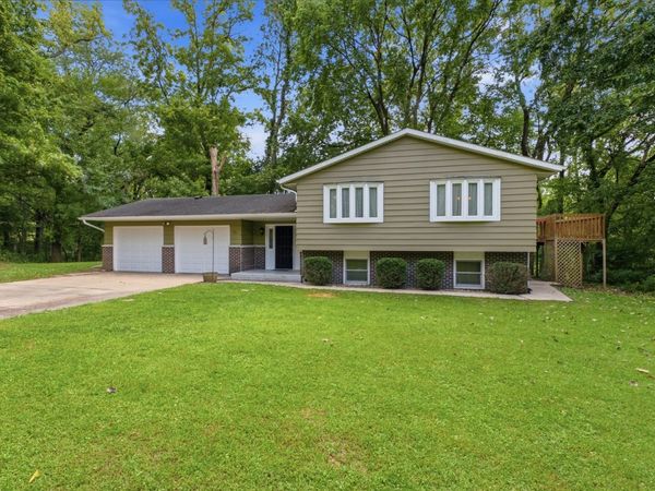 407 Oak Boulevard, Port Byron, IL 61275