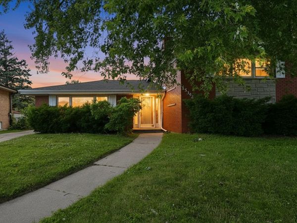 15342 DOBSON Avenue , South Holland, IL 60473