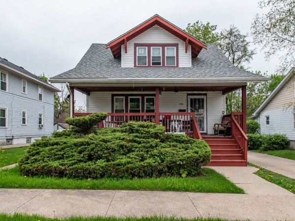 586 Sunderlin Street , Waukegan, IL 60085