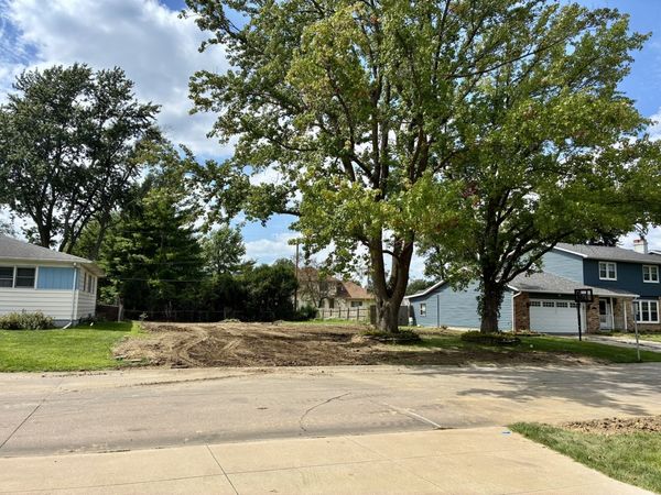 3891 1st Street , East Moline, IL 61244
