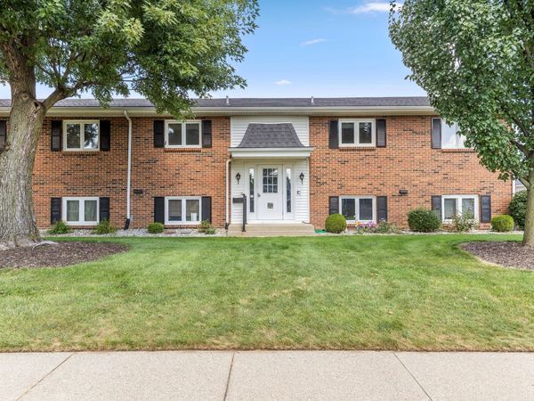707 Andover Street SE, Kentwood, MI 49548