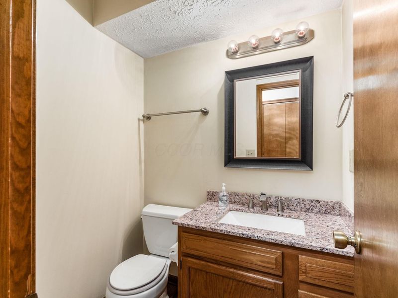 4847 Dierker Road , Columbus, OH 43220 Photo 11