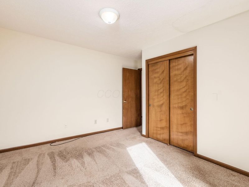 4847 Dierker Road , Columbus, OH 43220 Photo 19