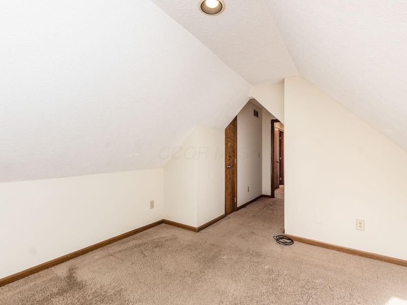 4847 Dierker Road , Columbus, OH 43220 Photo 21