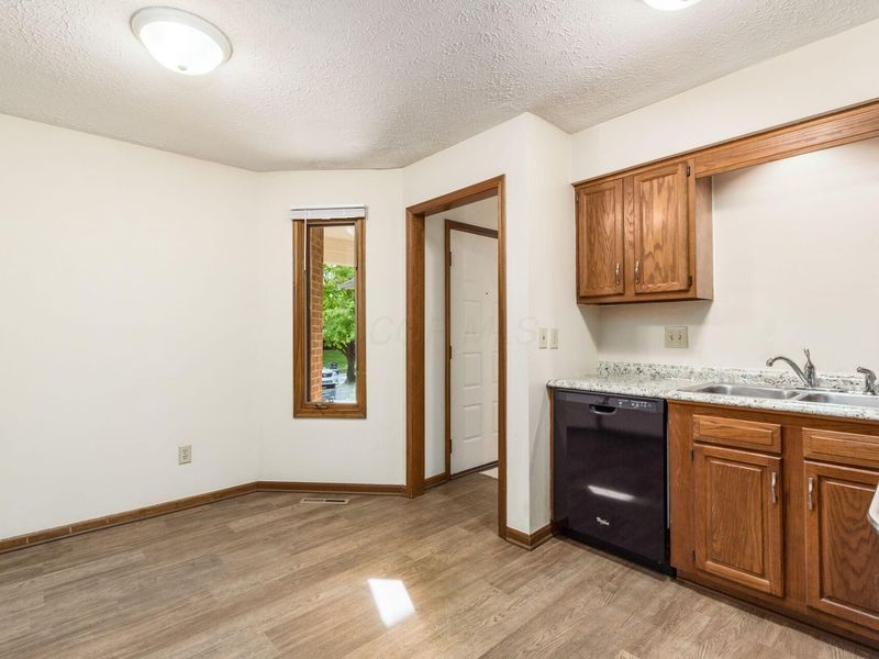 4847 Dierker Road , Columbus, OH 43220 Photo 7