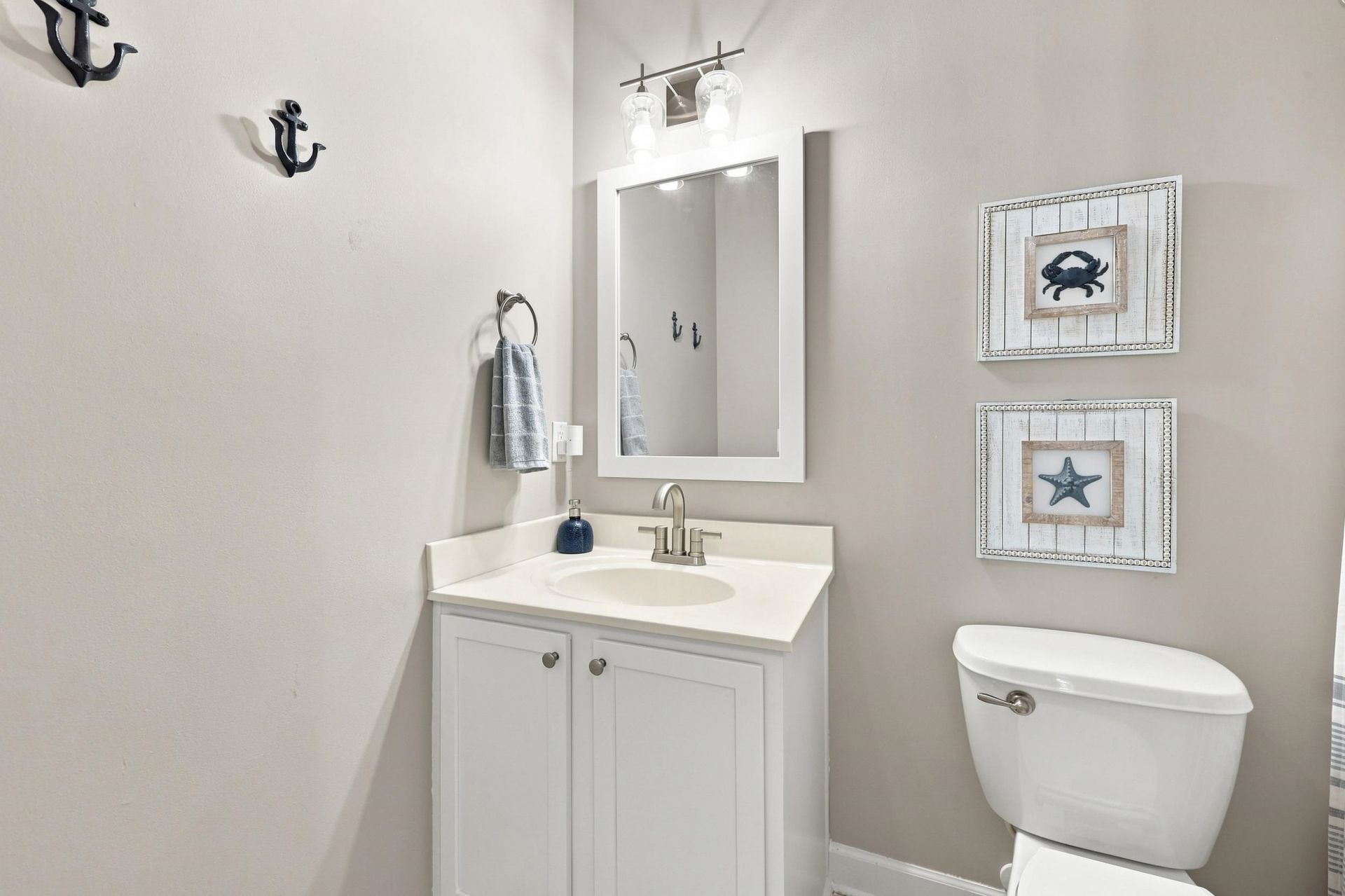 224 Castle Dr. Photo 16