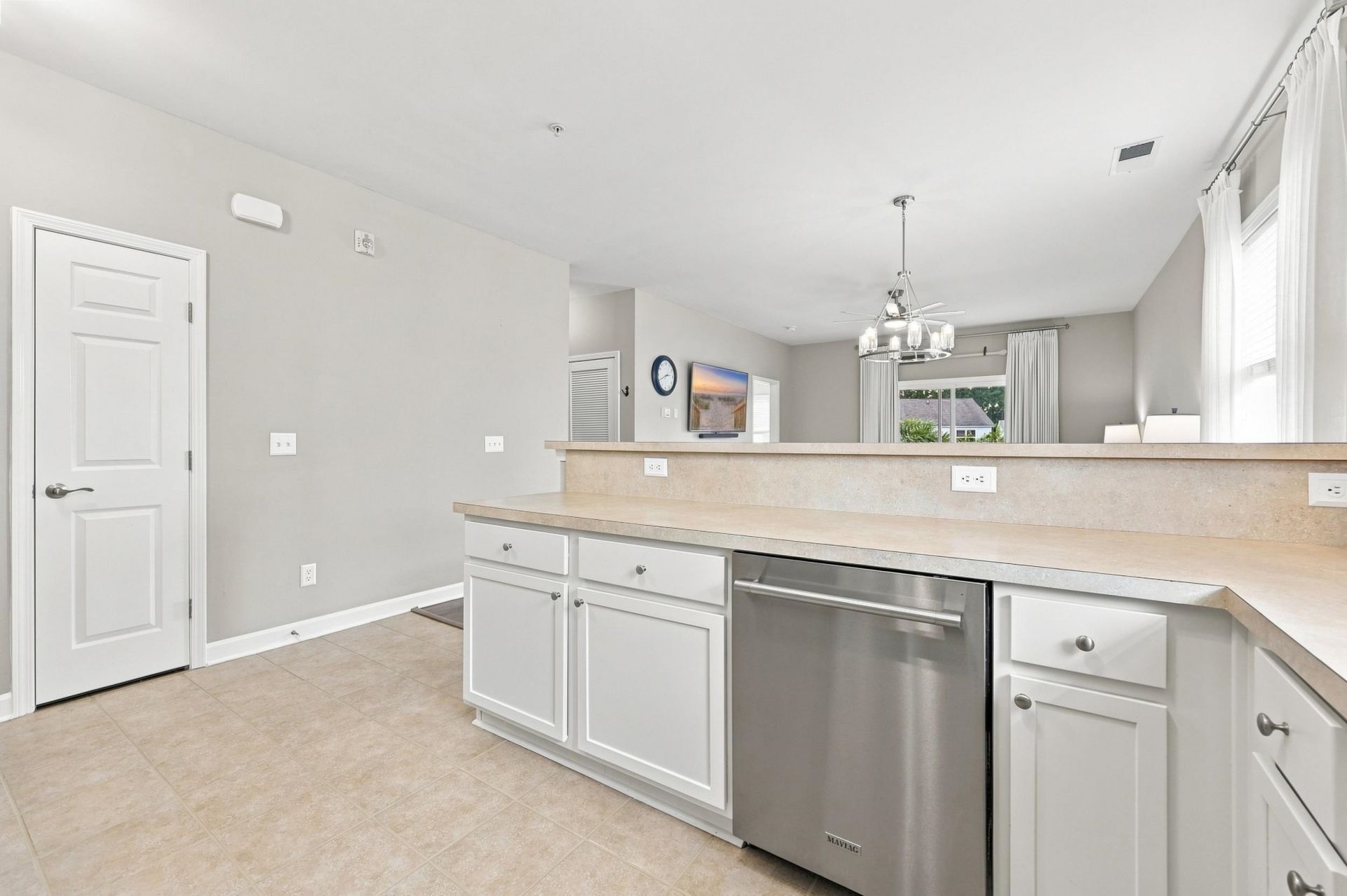 224 Castle Dr. Photo 7