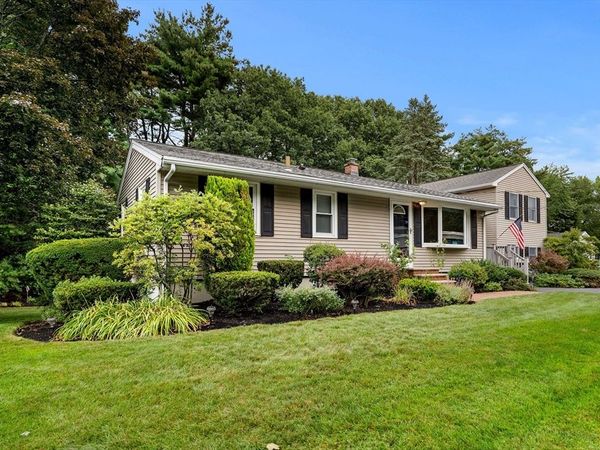 25 Glen Drive, Peabody, MA 01960