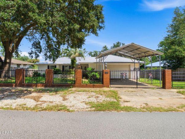 4541 Hancock Court, Chipley, FL 32428