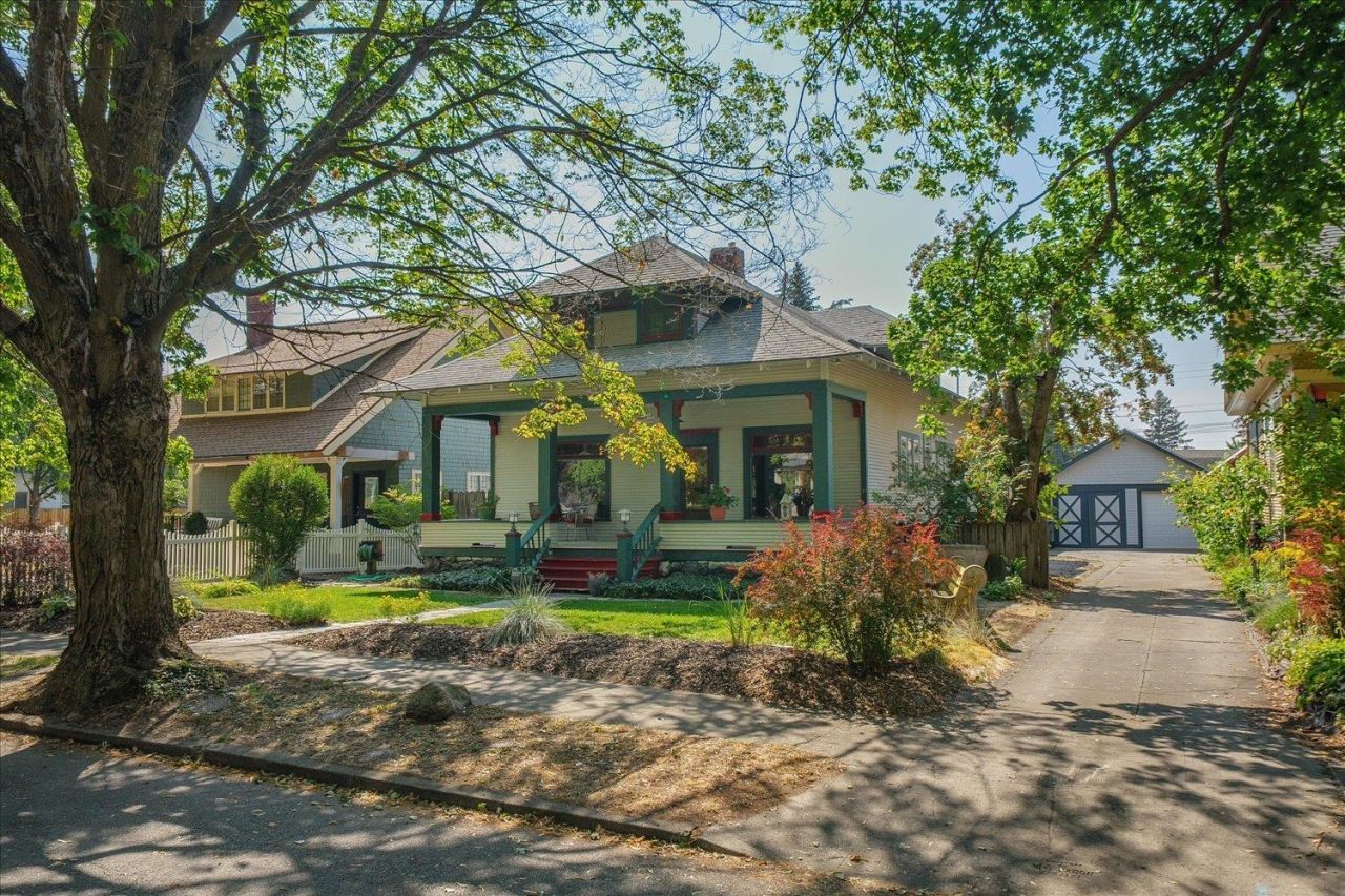 2907 W Sharp Ave, Spokane, WA 99201 Main Photo