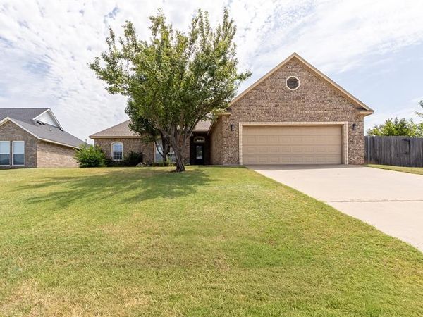 2318 Tailwind Drive, Purcell, OK 73080