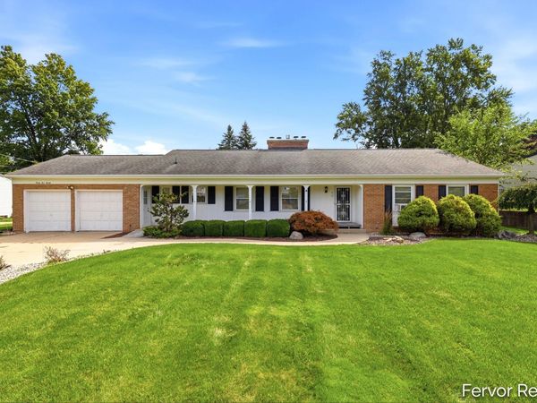 3520 Chamberlain Avenue SE, Grand Rapids, MI 49508