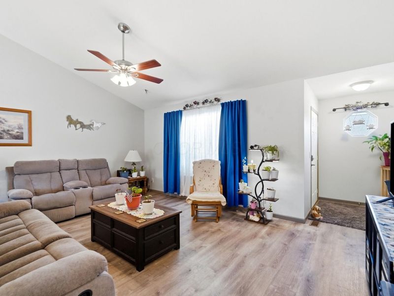 609 Fenview Drive, New Carlisle, OH 45344 Photo 5