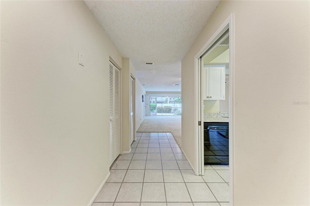7008 W Country Club Drive N, Unit 139, Sarasota, FL 34243 Photo