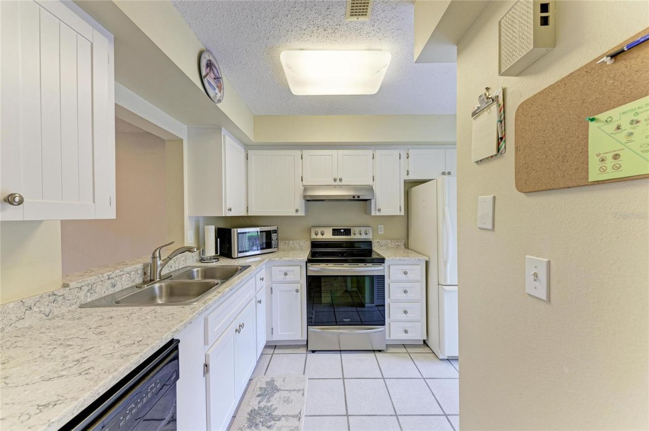 7008 W Country Club Drive N, Unit 139, Sarasota, FL 34243 Photo