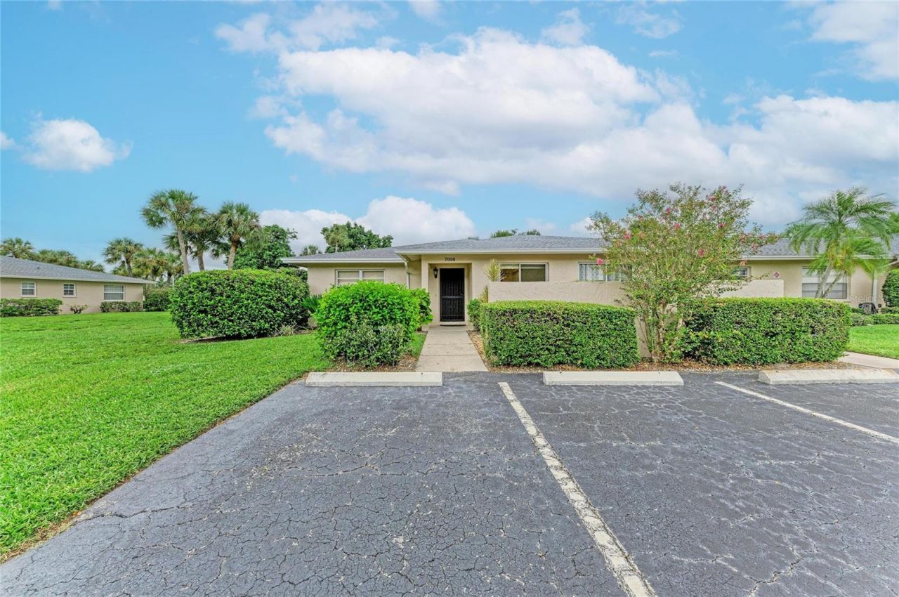 7008 W Country Club Drive N, Unit 139, Sarasota, FL 34243 Photo