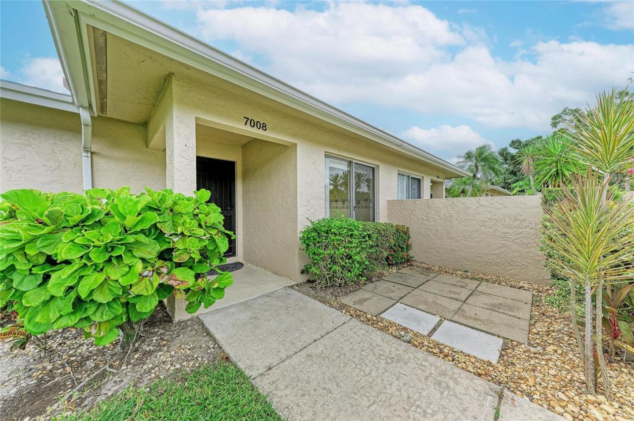 7008 W Country Club Drive N, Unit 139, Sarasota, FL 34243 Photo