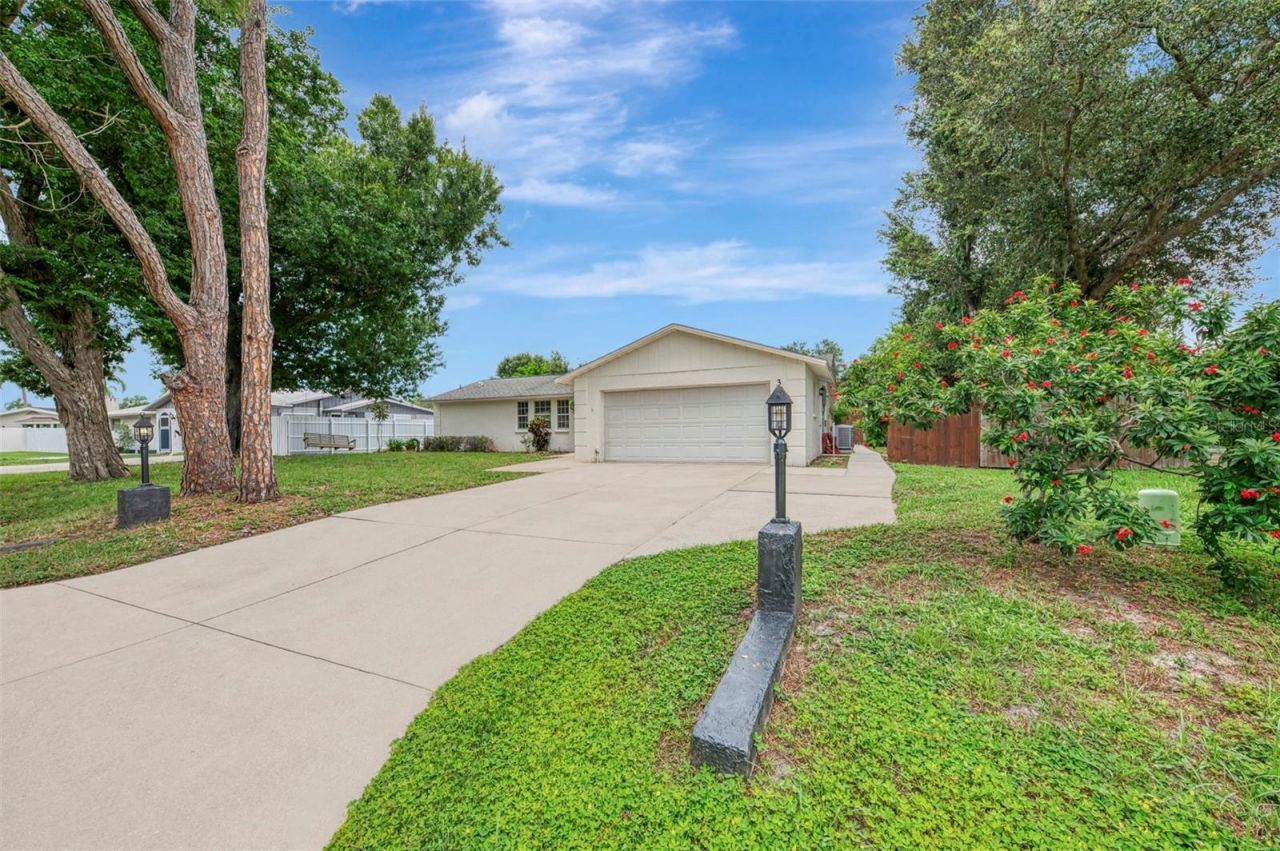 3727 Prado Drive, Sarasota, FL 34235 Photo